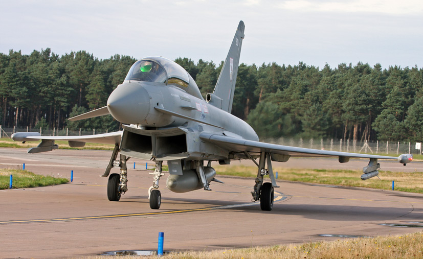 Classic British jet aviation heritage takes centre stage at Bruntingthorpe on the Airfix and Corgi Aerodrome blog