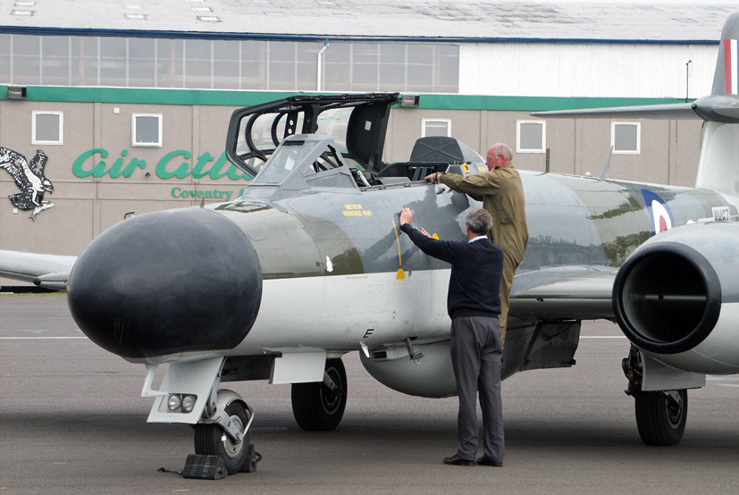 Exclusive Hawker Hunter Aviation open day 2005 review on Airfix and Corgi Aerodrome