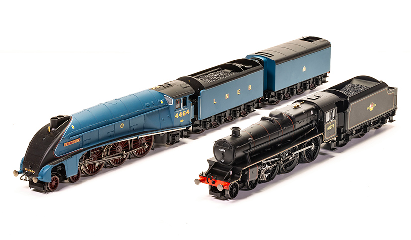 Hornby Engine Shed R3771 R3805