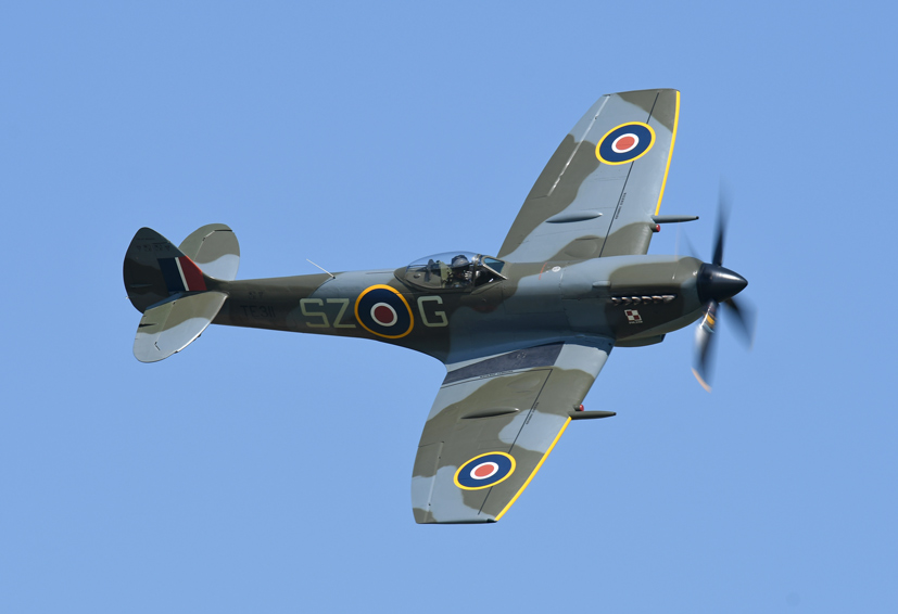 Shuttleworth Season Premier Airshow review BBMF Polish Spitfire on Airfix and Corgi Aerodrome
