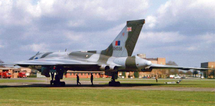 Airfix Avro Vulcan B2 XH558 readers pictures Special edition on the Airfix and Corgi Aerodrome blog