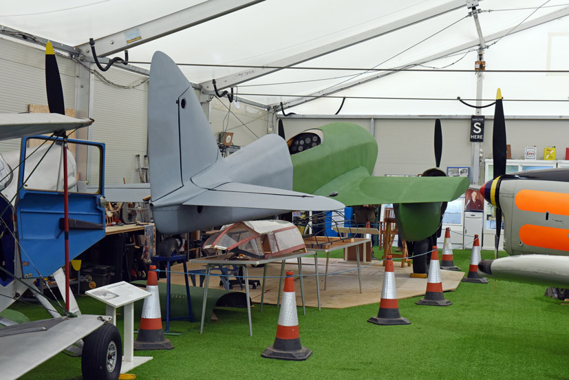 de Havilland DH88 Comet MacRobertson Air Race on Airfix and Corgi Aerodrome