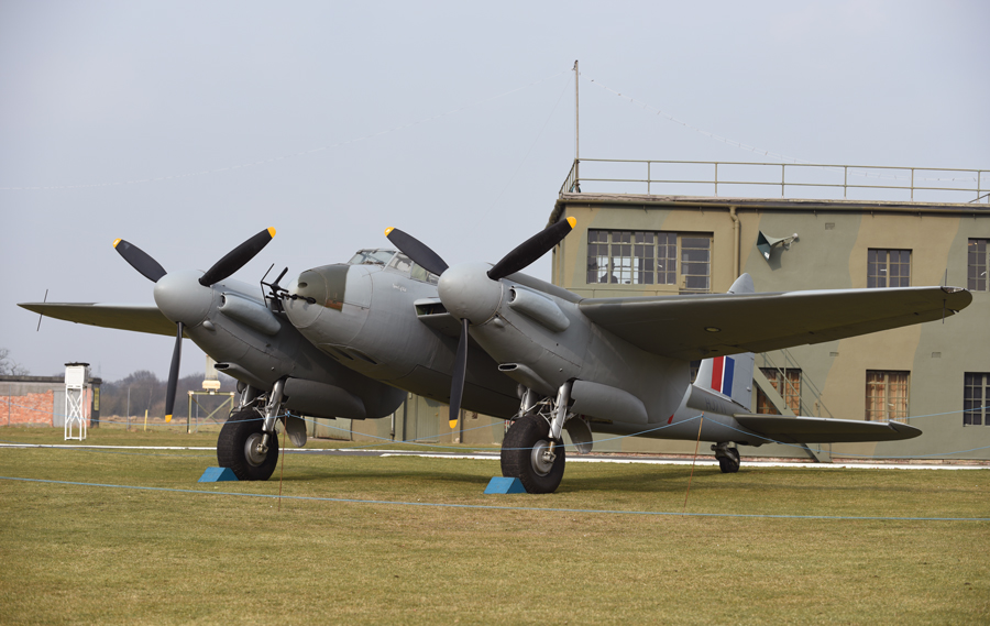 Image_B_Elvington's_stunning_Mosquito_nightfighter