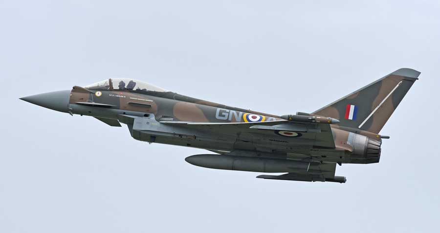 ImageJ-Camouflaged_RAF_Typhoon_displaying_at_Duxford_Airshow