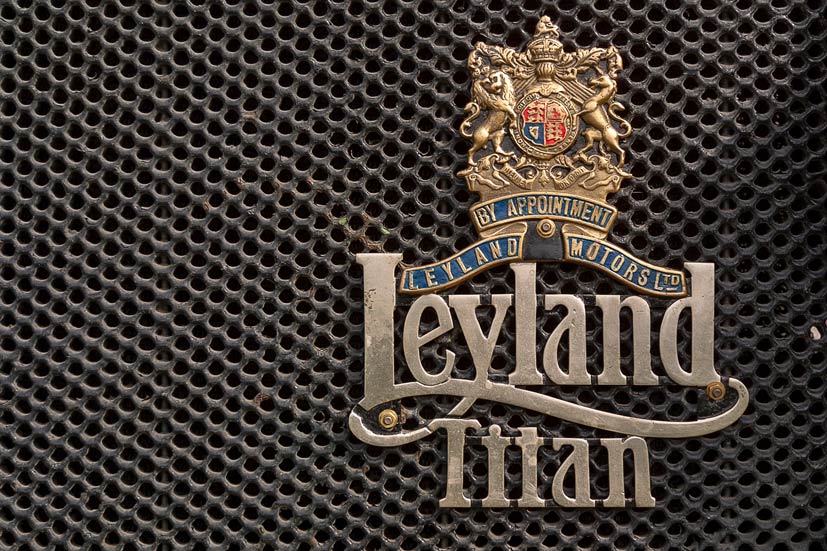 Corgi Vanguards 70th Anniversary of the Morris Minor in 2018