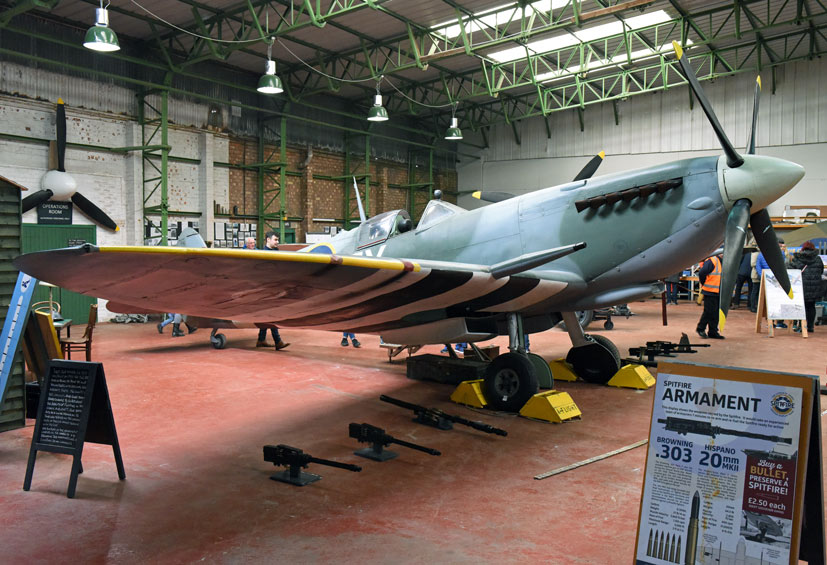 Spitfire Display Team Spitfire Mk.IX 'Lucy' on Airfix and Corgi Aerodrome