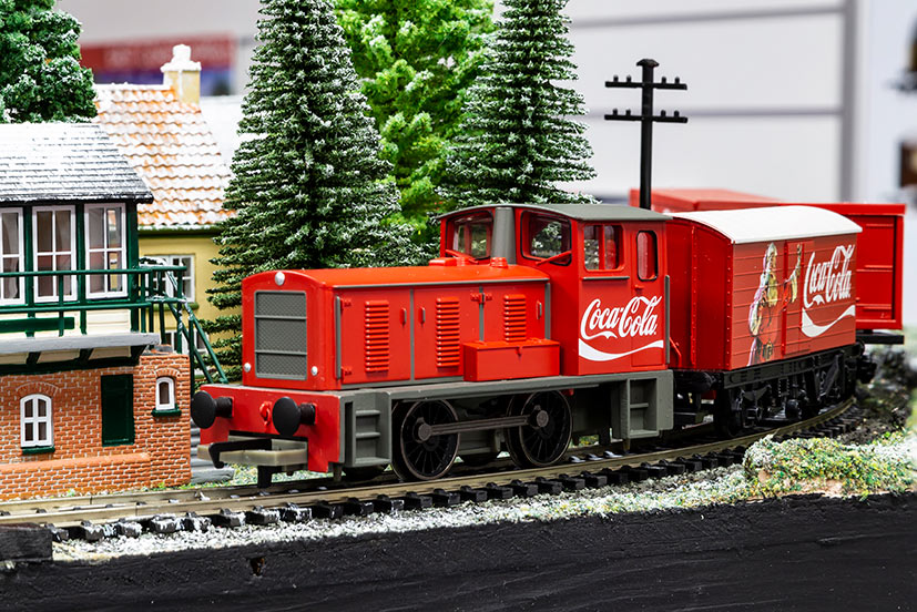 Hornby Engine Shed Coca Cola Train Set Decoration Sample