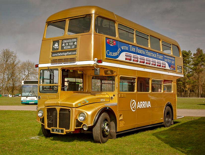 Corgi Vanguards 70th Anniversary of the Morris Minor in 2018