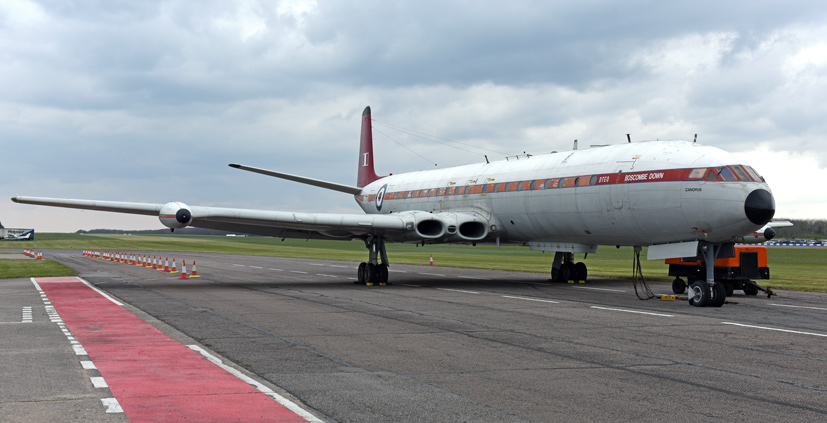 BAe Nimrod MR2 XV250 Maid of Moray delivered to the Yorkshire Air Museum on the Airfix and Corgi Aerodrome blog