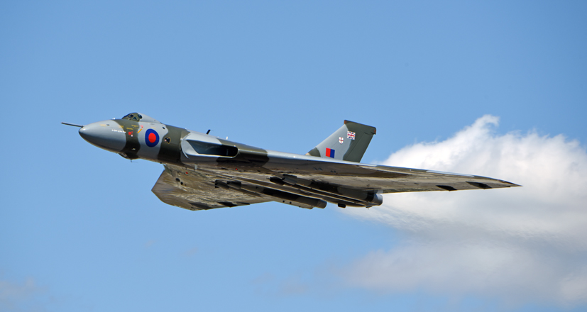 Avro Vulcan B.2 XH558 tribute edition on the Airfix and Corgi Aerodrome blog