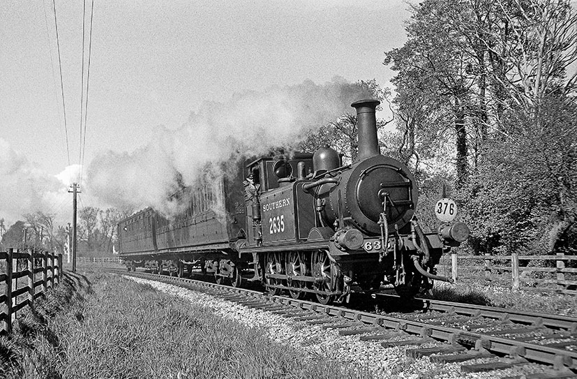 2635 Morden Terrier Locomotive | Hornby Model Railways