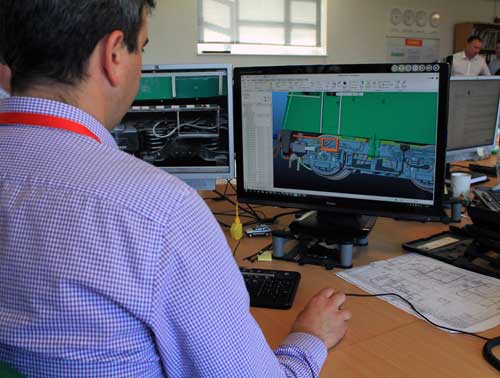 Desinger-working-on-CAD