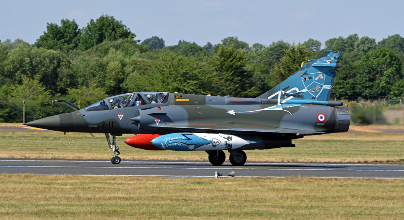 French Air Force Couteau Delta Mirage 2000D RIAT 2018 tribute to RAF 100 on Airfix and Corgi Aerodrome