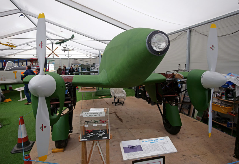 de Havilland DH88 Comet MacRobertson Air Race on Airfix and Corgi Aerodrome