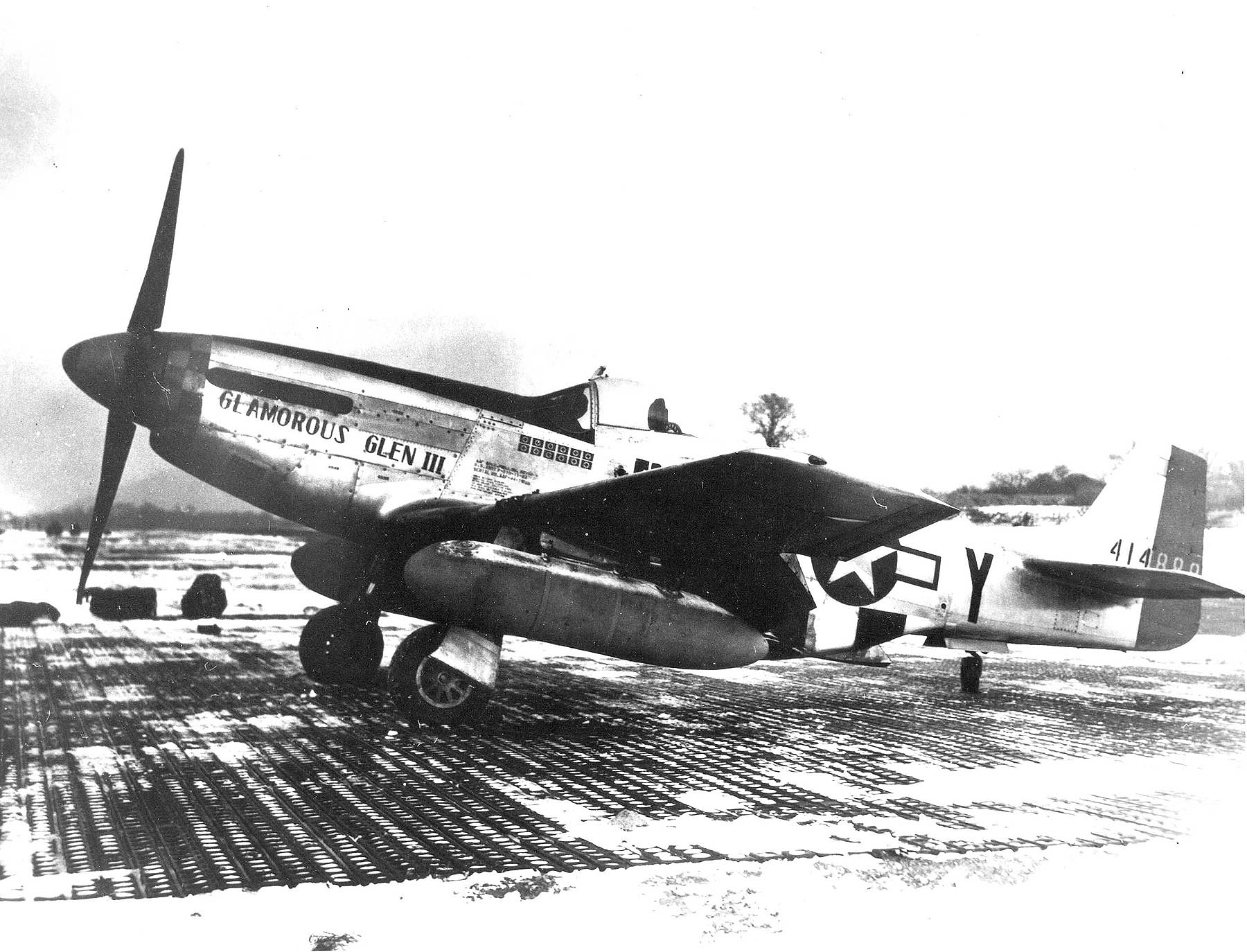 P51-1_300