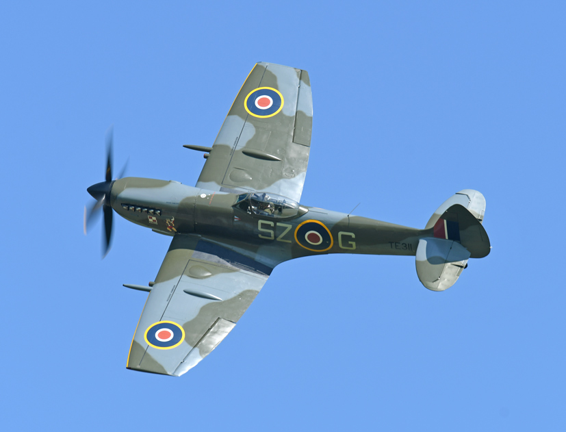 Shuttleworth Season Premier Airshow review BBMF Polish Spitfire on Airfix and Corgi Aerodrome