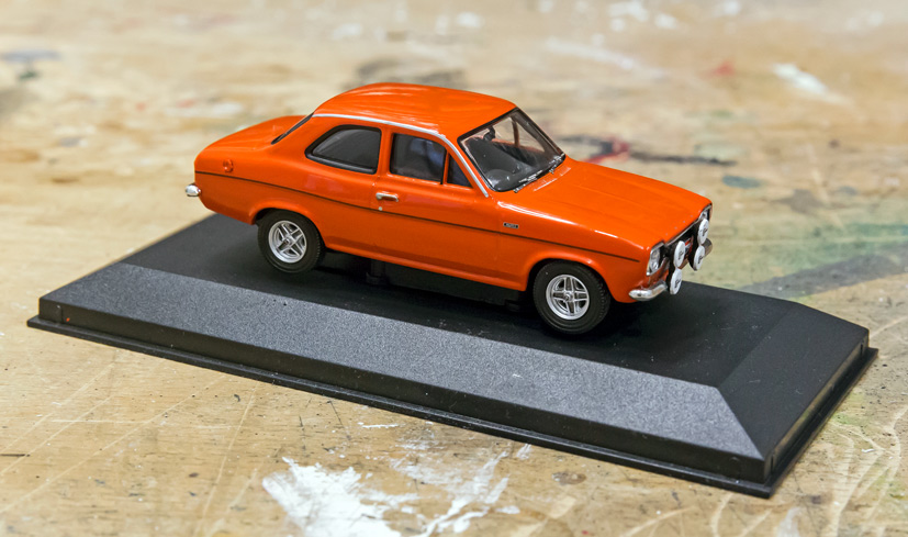 VA09523 Corgi Vanguards Ford Escort Mk.1 Mexico in Sebring Red
