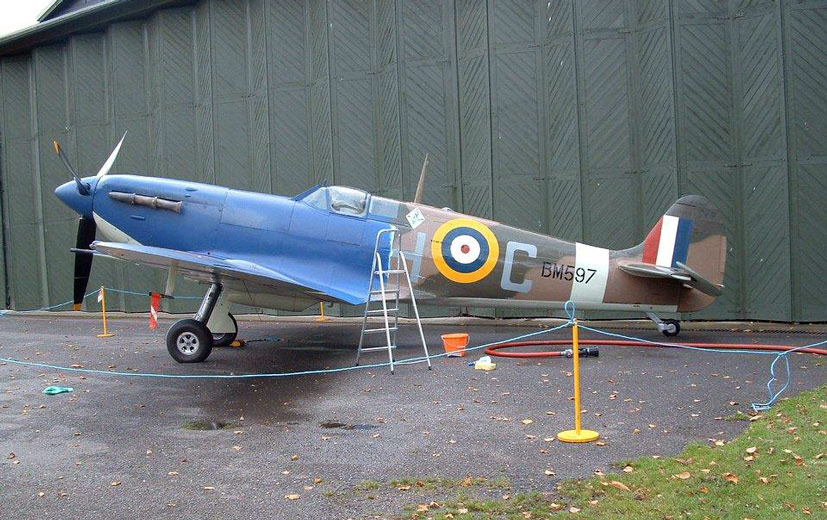 Merlins over Malta 15th Anniversary review Spitfire and Hurricane on the Airfix and Corgi Aerodrome blog