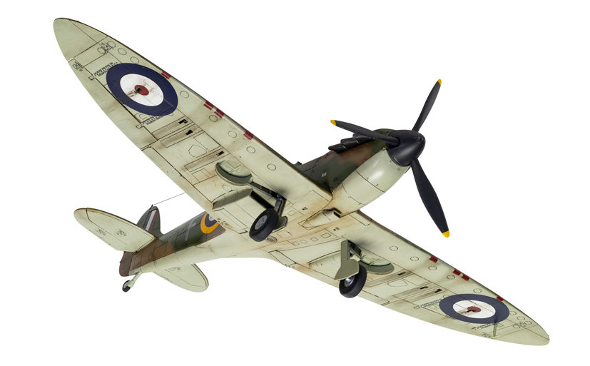 Airfix Battle of Britain 80th Anniversary Supermarine Spitfire Mk1 A05126A model kit on the Airfix Workbench blog