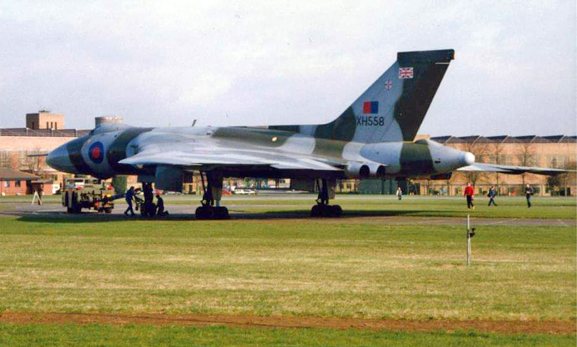 Airfix Avro Vulcan B2 XH558 readers pictures Special edition on the Airfix and Corgi Aerodrome blog