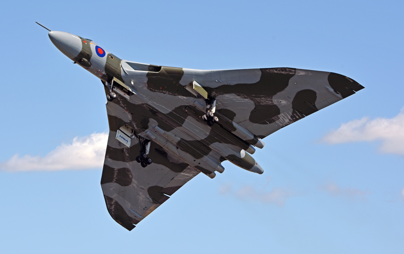 Avro Vulcan B.2 XH558 tribute edition on the Airfix and Corgi Aerodrome blog